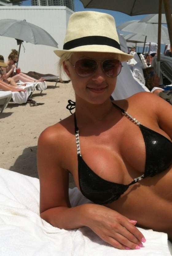 Maryse Ouellet - Twitter Pics